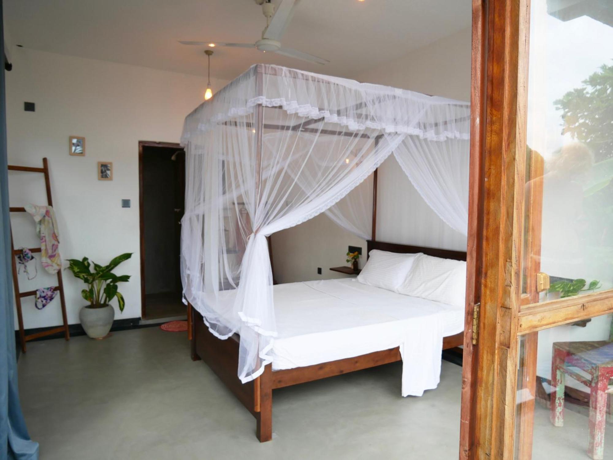 Sky Mountain Cafe With Seaview Bed & Breakfast Weligama Exterior foto